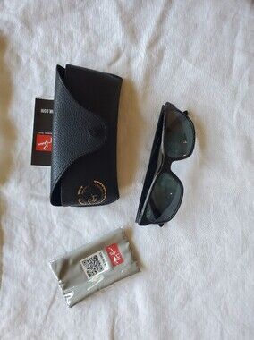 (new) Ray-Ban 4181 Classic Black Sunglasses